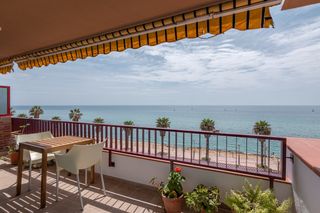 Rent Flat in Centre. Alquiler de temporada - piso frente al mar