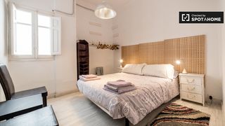 Miete Etagenwohnung in Russafa. Apartamento de 3 dormitorios con balcón en alquiler  ruzafa, val