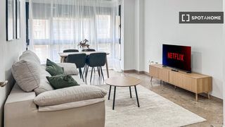 Affitto Appartamento in Russafa. Piso de 2 habitaciones en alquiler en montolivet, valencia