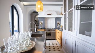 Miete Etagenwohnung in Ayuntamiento - El Salvador. Piso de 2 habitaciones en alquiler en godella, valencia