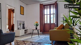 Rent Flat in El Carme. Piso de 2 habitaciones en alquiler en el carme, valencia.