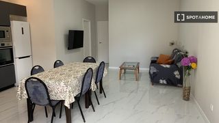 Miete Etagenwohnung in Nuevo Centro. Apartamento de 2 dormitorios en alquiler en port de sagunt, vale