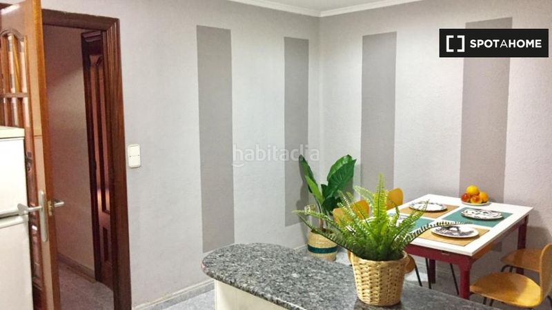 Foto 81d47185-f36c-40d0-b1bf-7666de8d4086. Rent flat with heating in Aiora Valencia