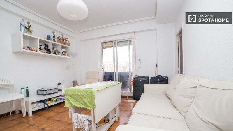 Alquiler Piso  en  Sant Llorenç - Zona Alfahuir. Apartamento de 3 dormitorios con balcón en valencia