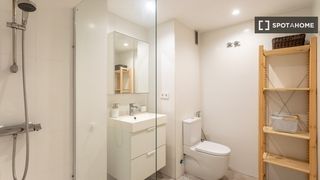 Rent Flat in En Corts - Doctor Waksman. Piso de 4 habitaciones en alquiler en en corts, valencia