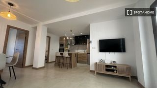 Miete Etagenwohnung in Ayuntamiento - El Salvador. Piso de 2 habitaciones en alquiler en godella, valencia