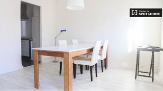 Affitto Appartamento in Russafa. Apartamento de 3 dormitorios en alquiler en leixample, valencia