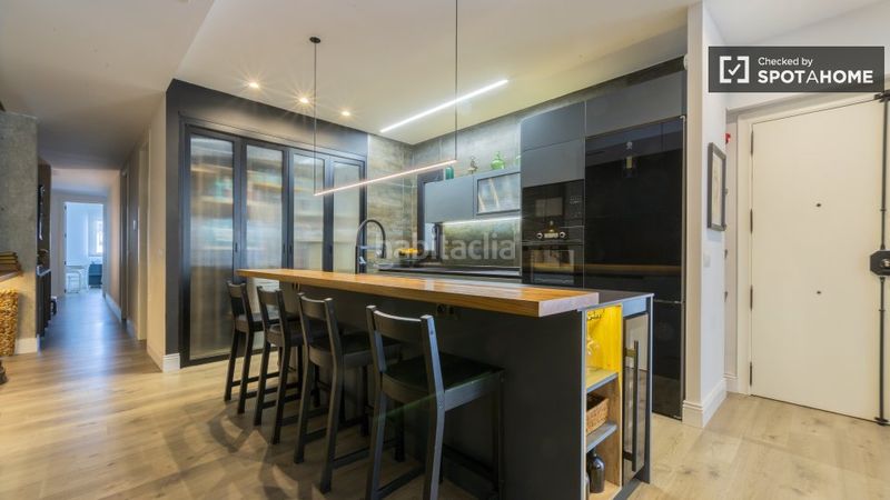 Foto d5e7e81d-8499-498c-a6eb-082396f23984. Rent flat with heating in Russafa Valencia