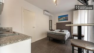Rent Flat in Barrio Benicalap. Estudio en alquiler en benicalap, valencia