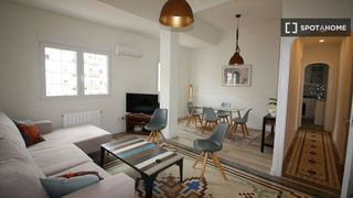 Affitto Appartamento in Russafa. Piso en alquiler de 2 habitaciones en la gran vía, valencia