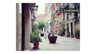 Rent Flat in Russafa. Piso de 2 habitaciones en alquiler en russafa, valencia.