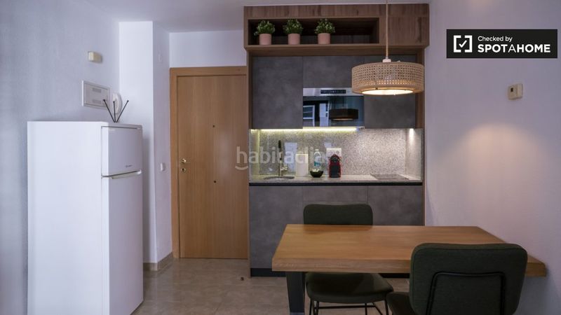 Foto 722e21d0-e7c1-4dd9-a73d-f9c8dd1f824e. Lloguer pis amb calefacció a Ciutat Jardí Valencia
