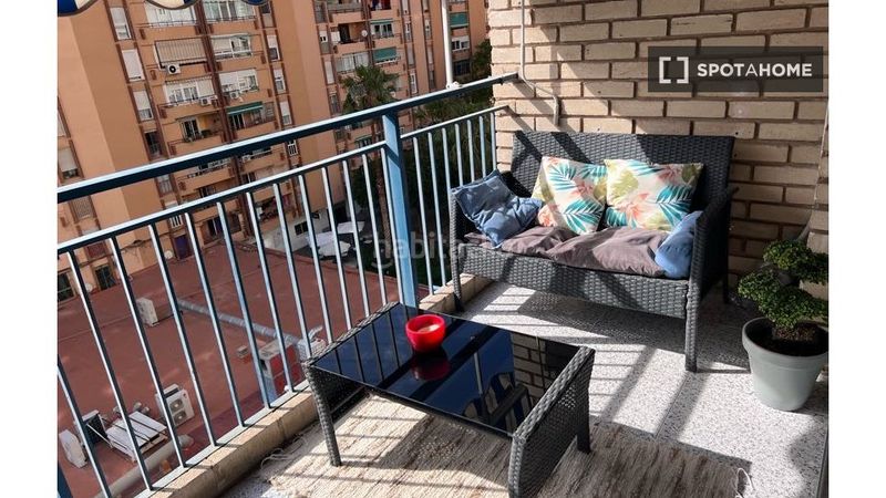 Foto b3ebd2f1-e08c-4115-aa8d-60c0c3caa996. Lloguer pis amb calefacció a Ciutat Jardí Valencia