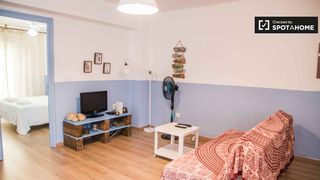 Rent Flat in El Cabanyal-El Canyamelar. Apartamento de 2 dormitorios en alquiler en cabanyal, valencia.