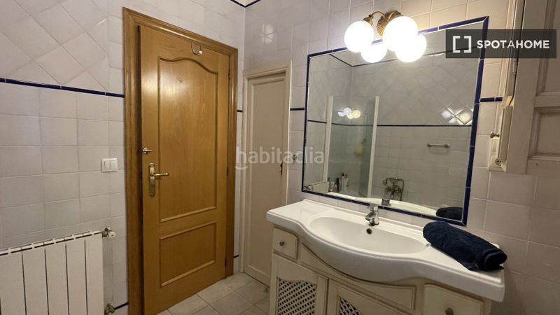 Foto b2aa515d-b674-4f8a-bbf1-d5d546eb4a6a. Rent flat with heating in La Seu Valencia