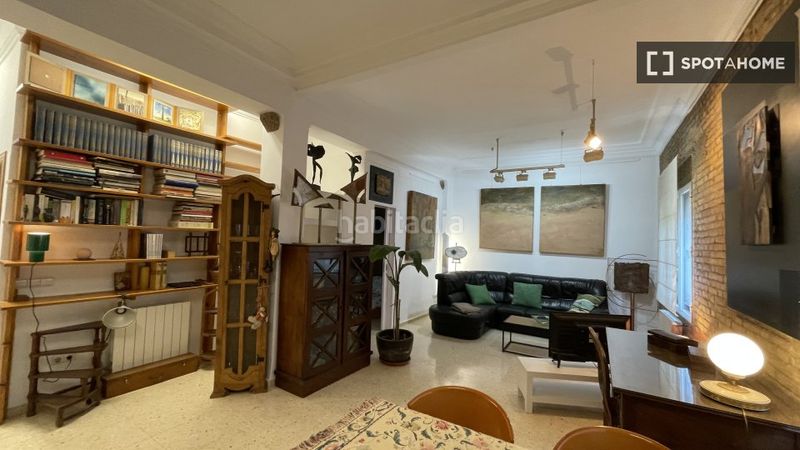 Foto ea99dd66-60bf-4a58-87b1-5a05fcf75531. Rent flat with heating in La Seu Valencia