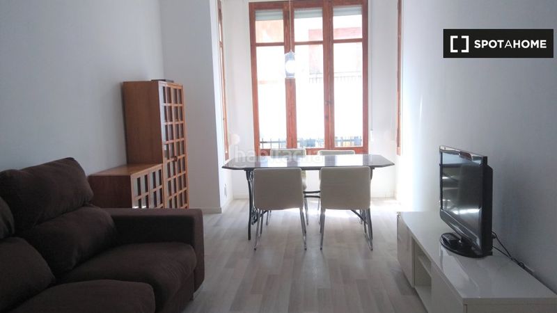 Foto 11f5124b-606d-4d4f-a443-342d6178a7df. Rent flat with heating in Russafa Valencia