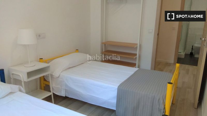 Foto f07e5b11-dd92-4345-a0db-1067a8c41657. Rent flat with heating in Russafa Valencia