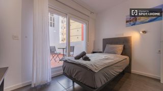 Rent Flat in Barrio Benicalap. Estudio en alquiler en benicalap, valencia