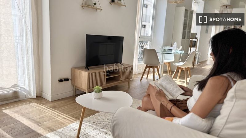 Foto f6c89d3e-abc2-4c60-ad72-761ebdfbb448. Rent flat with heating in El Botànic Valencia
