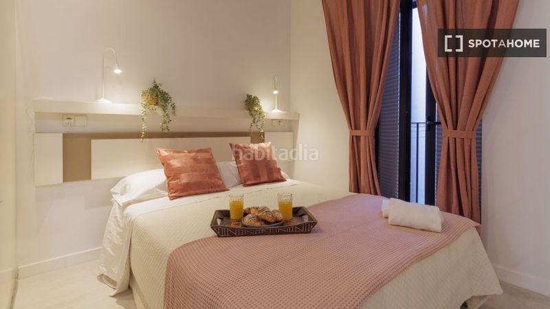 Foto d46b0786-a6ee-4d52-9ae7-eabec3dcb6fb. Rent flat with heating in La Seu Valencia
