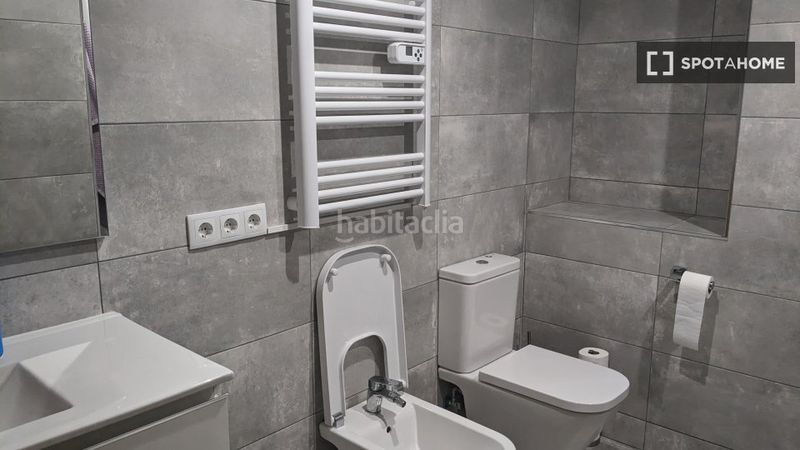 Foto f613d6e8-a53e-4482-87f1-b359e2b317db. Lloguer pis amb calefacció a Malva Rosa Valencia