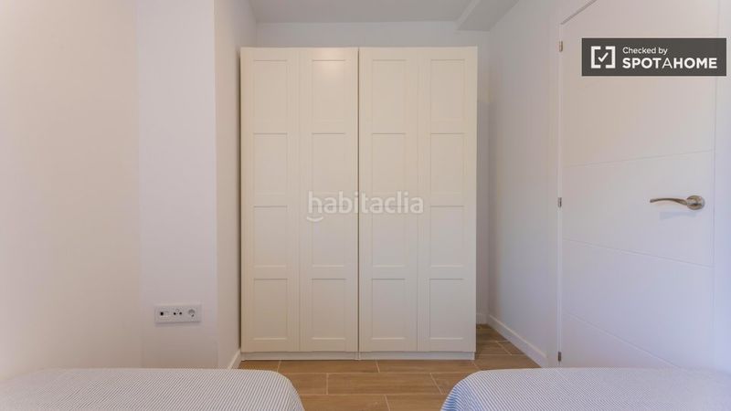Foto d9e7fedc-960b-4654-9286-d9351bbd69a0. Rent flat with heating in Aiora Valencia