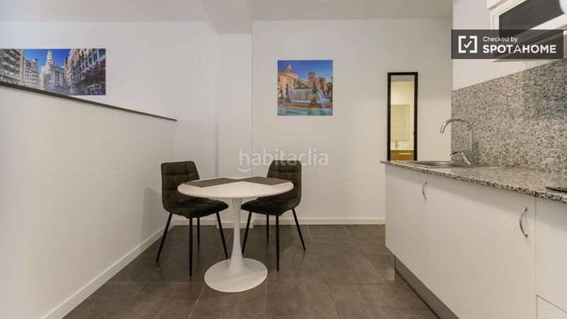 Foto 8f8fdb4f-a083-492b-9421-c83d14848218. Rent flat with heating in Barrio Benicalap Valencia