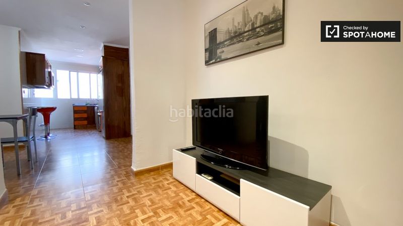 Foto 108d8fa3-0940-469e-a673-f31b6f2d32a8. Lloguer pis amb calefacció a El Cabanyal-El Canyamelar Valencia