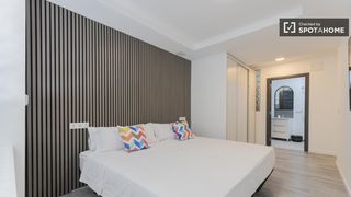 Alquiler Piso en En Corts - Doctor Waksman. Estudio en alquiler en en corts, valencia