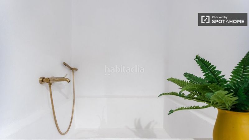Foto 9b0359a7-e04d-42d9-9061-e957b3a88c01. Rent flat with heating in Natzaret Valencia
