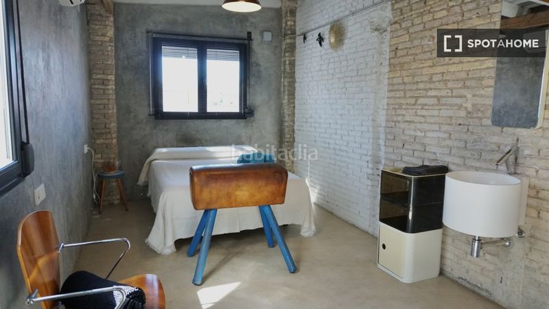 Foto 933ef1d5-6507-40fa-b28d-f6cdee42f2e7. Rent flat with heating in Russafa Valencia