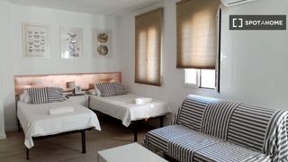 Miete Etagenwohnung in En Corts - Doctor Waksman. Estudio en alquiler en en corts, valencia.