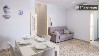 Affitto Appartamento in El Cabanyal-El Canyamelar. Se alquila piso de 3 habitaciones en cabanyalcanyamelar.