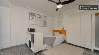 Rent Flat in La Creu del Grau. Estudio apartamento en alquiler en camins al grau, valencia.