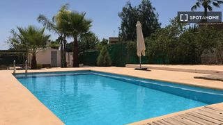 Rent Flat in La Conarda. Piso en alquiler de 3 habitaciones en la pobla de vallbona