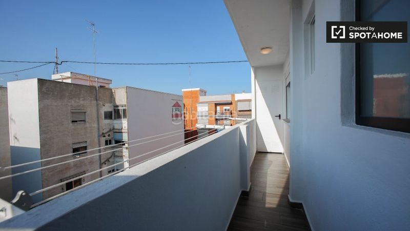 Foto c876bc07-086d-4bb1-8e4a-41c33a555ed1. Rent flat with heating in Torrefiel Valencia