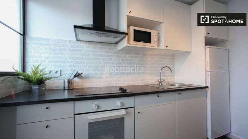 Foto fbe6fe8c-354a-4e3d-9016-fbd96575cee7. Rent flat with heating in Torrefiel Valencia