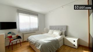 Alquiler Piso en El Carme. Se alquila piso de 4 habitaciones en el pilar, valencia.