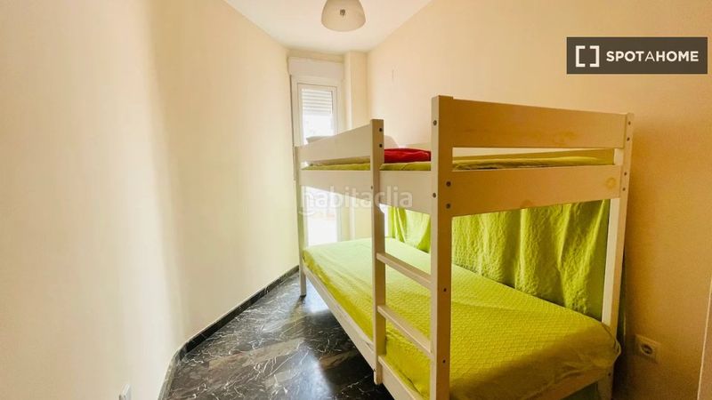 Foto f27639c7-64c4-40ff-9975-2afbc8ee4f1c. Lloguer pis amb calefacció a Torrefiel Valencia