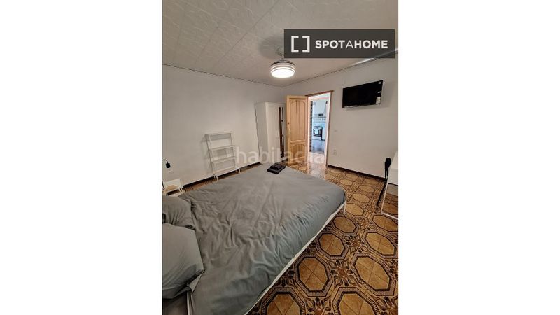 Foto 21c042d9-cdd5-46a1-a688-c129f5515909. Rent flat with heating in Alberic