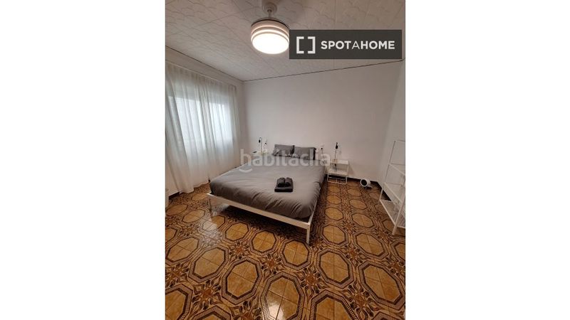 Foto 99e23f9f-e5bb-4105-bd18-abc21df42f4d. Rent flat with heating in Alberic