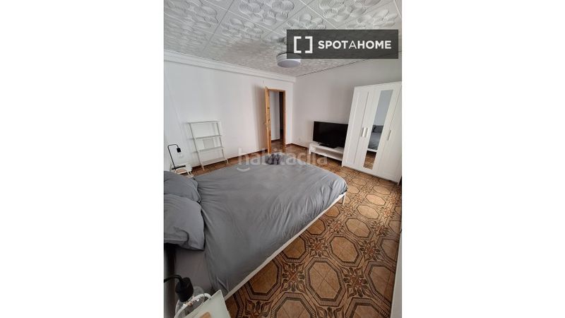 Foto a961d6ca-d031-4639-b07c-ba04c45b81c4. Rent flat with heating in Alberic
