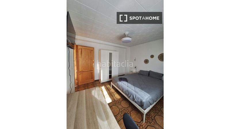 Foto e8102db0-7117-47e7-ad4b-685a2bb62beb. Rent flat with heating in Alberic