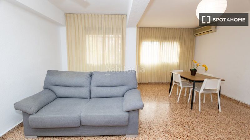 Foto 50b39ee9-f775-4bbe-b21f-6d4e4eb8abc3. Rent flat with heating in Ciutat Jardí Valencia