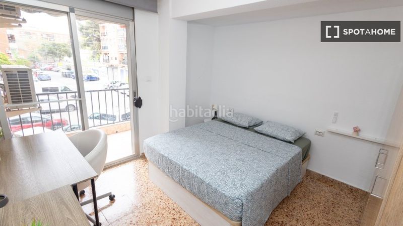 Foto f126f9e8-32be-461b-808c-ef9f79d436fd. Rent flat with heating in Ciutat Jardí Valencia