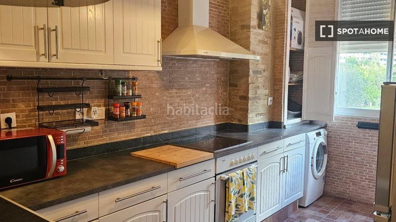 Foto f7a415f6-b4d3-42d2-85a0-e234e1ffd2e4. Rent flat with heating in Morvedre Valencia