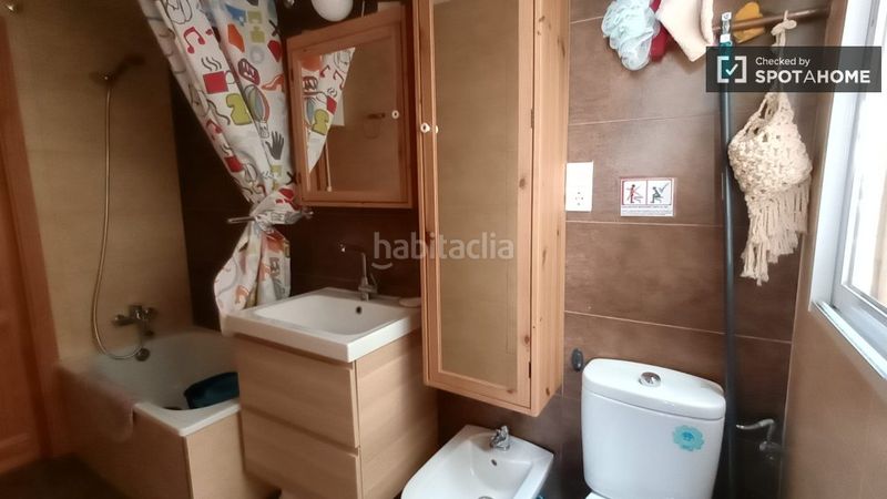 Foto 0b3a3345-0ae0-49ac-8041-c970f3e905f3. Rent flat with heating in Russafa Valencia