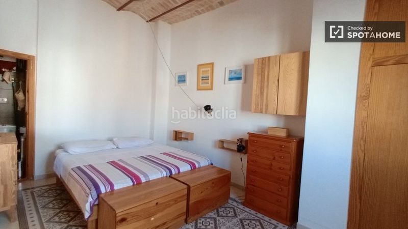 Foto 9a6e9ca0-c92e-4943-aaaf-5282dffff9ac. Rent flat with heating in Russafa Valencia