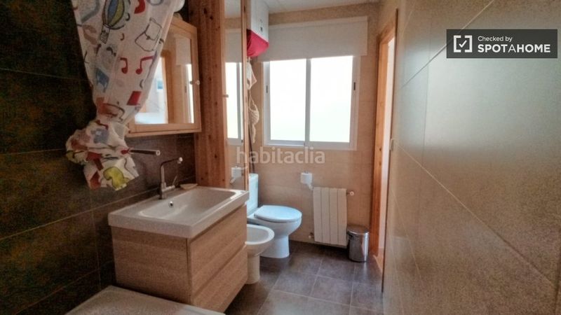 Foto d9d3de97-ffb8-42de-8826-1c9807d422e6. Rent flat with heating in Russafa Valencia